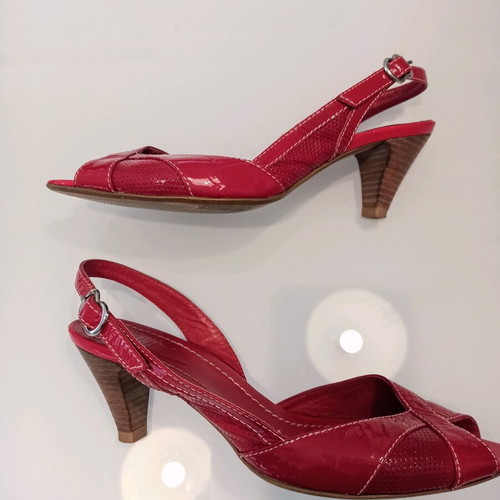 Esthisis leather sandals size 40 like new, red
