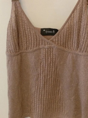 Lynne gold top, size S