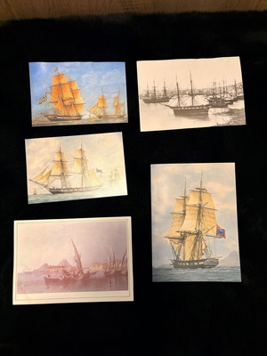 Set of 5 collectible postcards with historic ships and seascapes like new