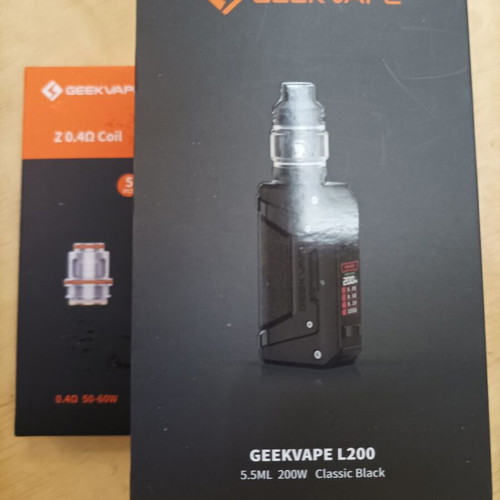 GeekVape L200 electronic cigarette like new, 5.5ml, 200W, black