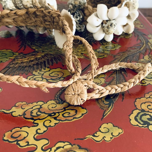 Vintage handmade jewelry set like new, white and beige