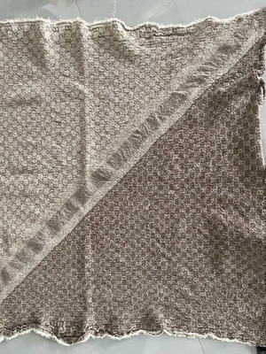 Шал Gucci от вълна и коприна употребяван 85x85 см