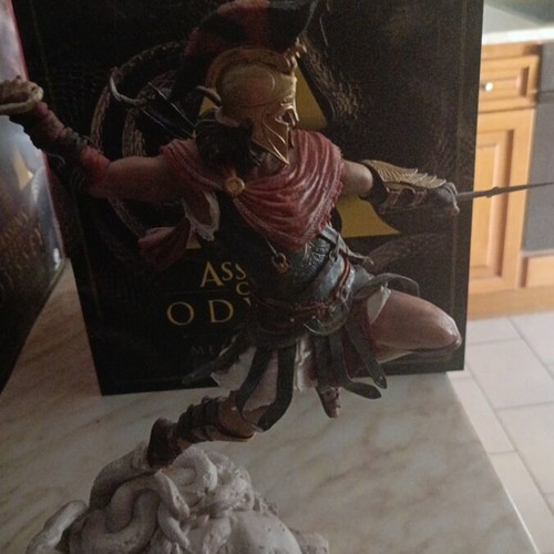 Assassins Creed Medusa Edition collectible with steelbook and artbook