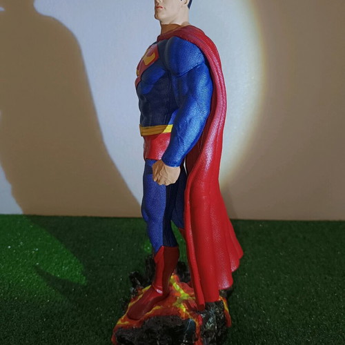 Superman resin statue like new, handmade collectible