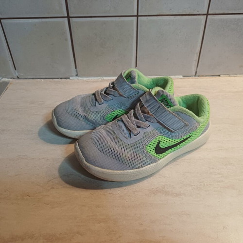 Nike kids' athletic shoes like new, gray and green, size 26