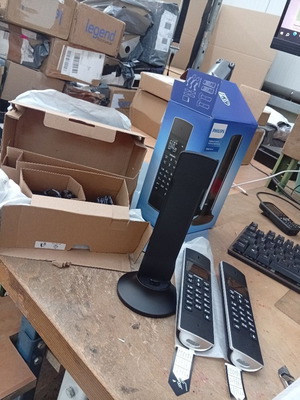 Philips M4502B/34 DECT phone like new, black, set with 2 handsets