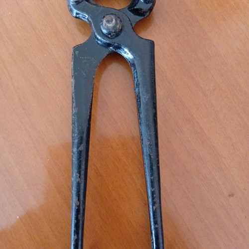 Vintage pliers used in excellent condition