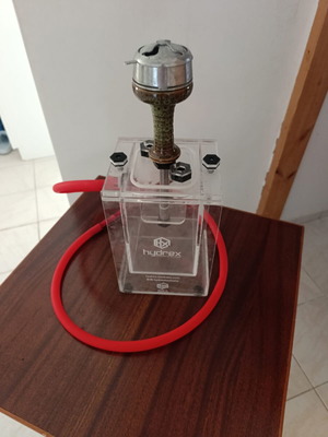 Hydrex hookah like new with clay bowl and hose