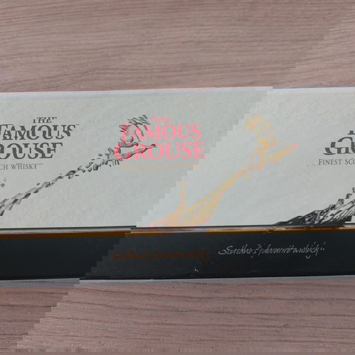 Famous Grouse покер комплект като нов с чипове и карти за игра