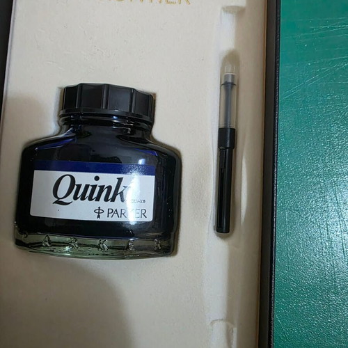 Parker Frontier fountain pen with ink gift set