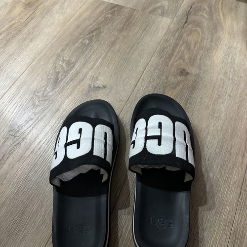 Ugg slippers size 38, black