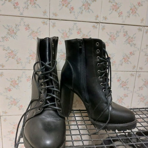 Ankle boots with high heel used, unworn, size 39, black