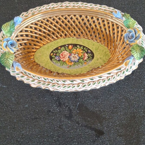 Ceramic decorative Kerafina plate like new, 24 cm