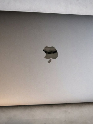 MacBook Pro 13-inch Mid 2020 like new, 16GB RAM, 1TB SSD