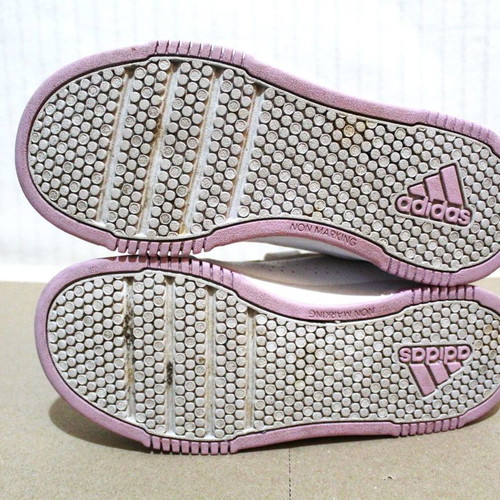 Girls' Adidas athletic shoes used, size 35, white