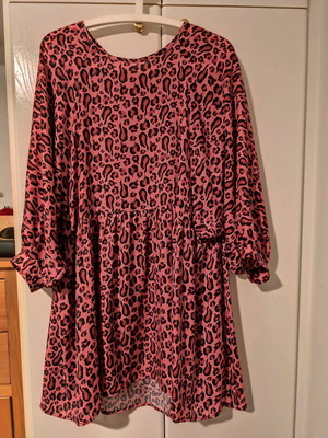 Collectiva Noir Leopard Print Mini Dress like new, pink