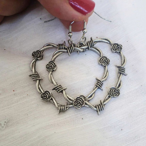Metal heart earrings with roses new made of stainless steel