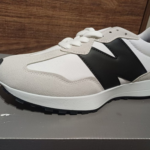 Shoes new in box size 41