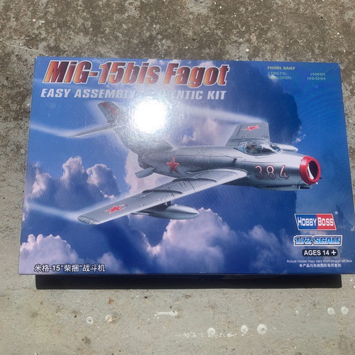 Mig-19 model airplane new in box