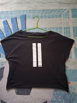 BodyTalk women's shirt used, Small, black and white