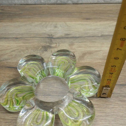 Glass Daisy Tealight Candle Holder like new with green shades