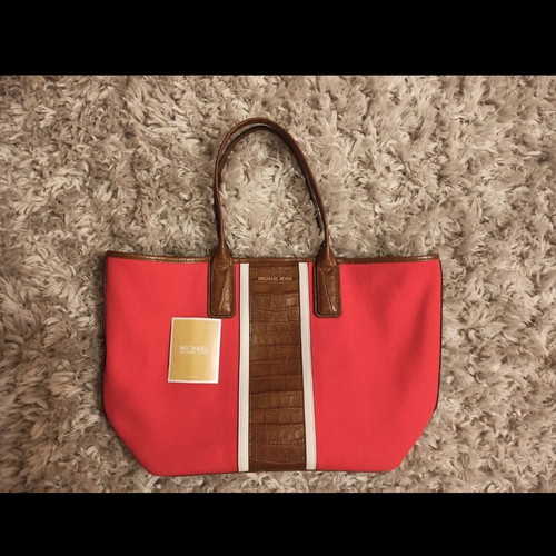 Michael Kors Greenwich Large Tote new with tags, coral reef