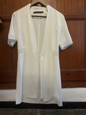 Yvonne Bosnjak set like new, white