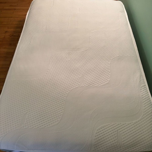 Candia Selene Limited Edition Mattress 130x200 like new with waterproof cover