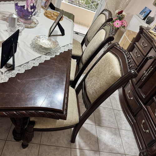 Dining table with 6 chairs and wooden dresser with mirror like new