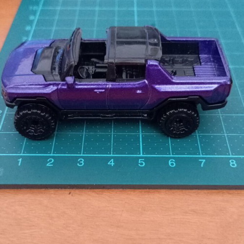 Hot Wheels 2021 GMC Hummer EV Violet HW Vert Vitesse 6/10 like new