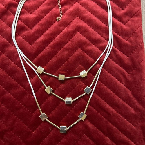 Triple white necklace special like new by Axel