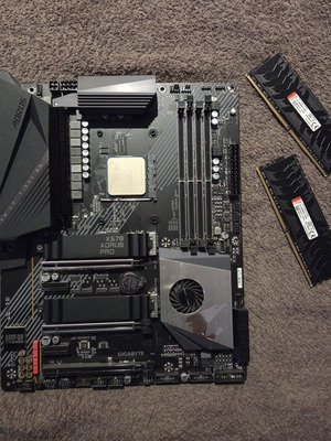 Gigabyte X570 Aorus Pro μητρική με 16GB HyperX Predator DDR4 RAM σαν καινούργιο