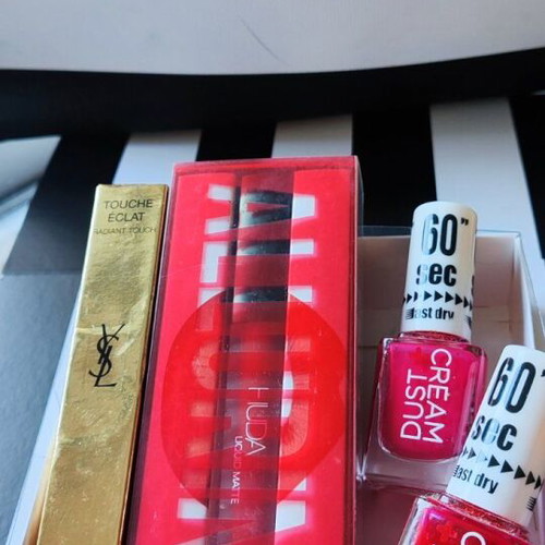 Cosmetics pack 5 pieces with Yves Saint Laurent and Huda Beauty