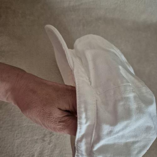 White Cotton Hat Like New