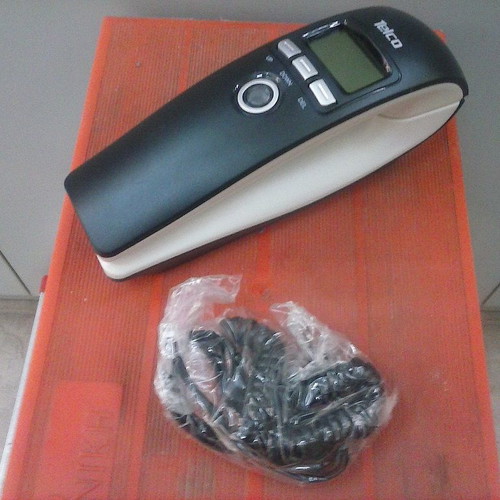 Gondola corded home phone with caller ID, black and white