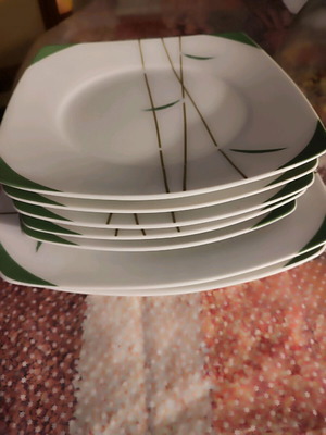 Porcelain plates new, 2 dinner 27cm and 5 salad 21cm