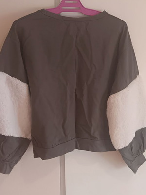 Crop sweatshirt used with fur on sleeves khaki-gray