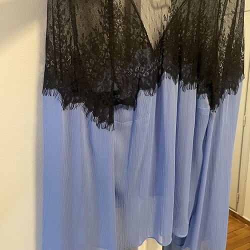 Miro collectible top like new, comfortable, size M, blue