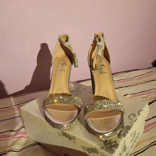 Sheln Glittery Pumps New With Strap Size 41 White Silver