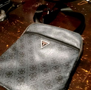 Τσαντάκια guess