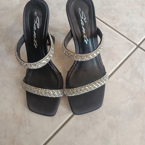 Sante sandals size 37 like new, black and silver platform heels