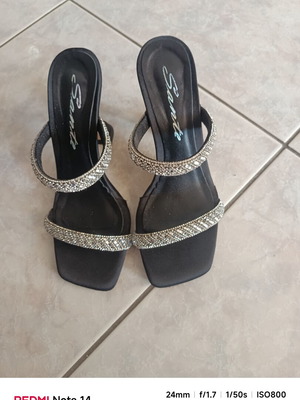 Sante sandals size 37 like new, black and silver platform heels
