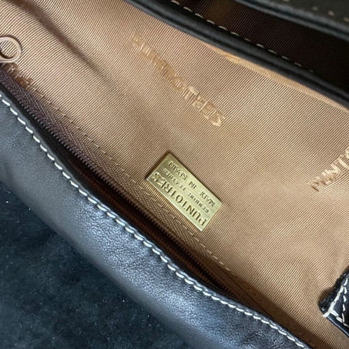 Vintage shoulder bag used in very good condition