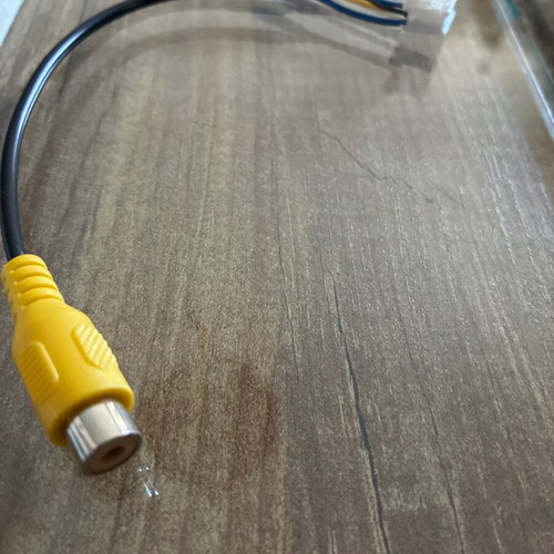 RCA cable for car camera and source screen connection