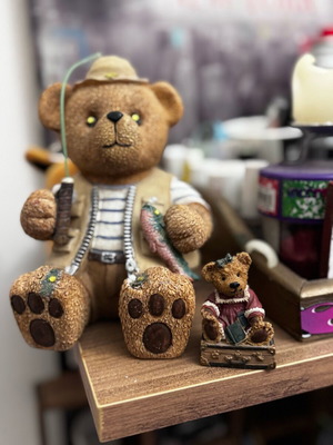 Bear piggy bank used with 2 mini decorative bears