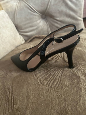 Serafidis leather women's shoe size 36, black pumps