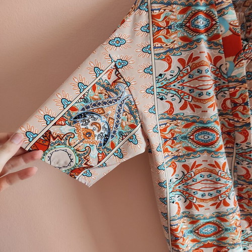 Summer set with short-sleeve kimono and elastic shorts like new, beige and orange