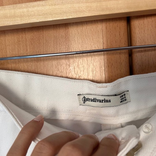 Stradivarius white shorts like new, size L 40 12