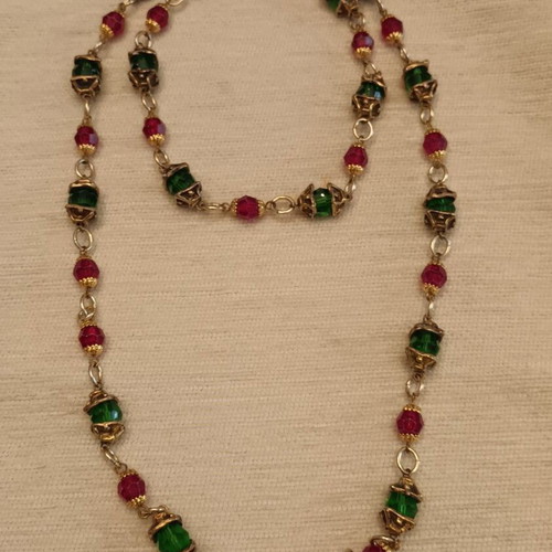 Vintage long necklace with glass beads, adjustable clasp