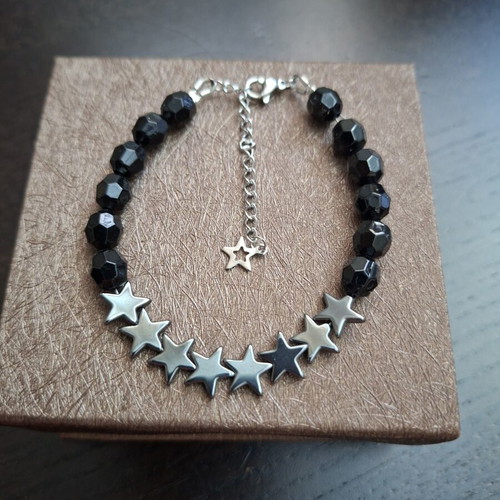 Bracelet with stainless steel stars and black acrylic beads